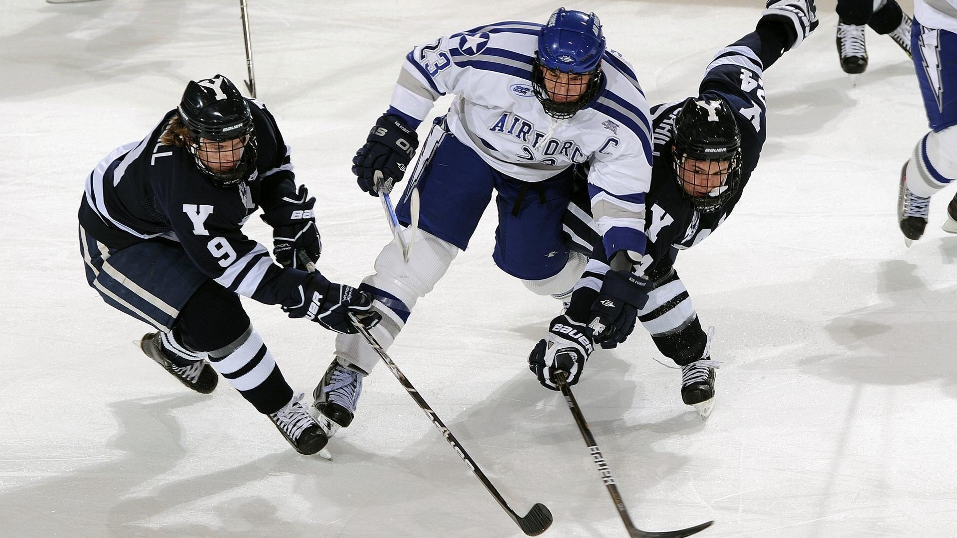 巴萨引援B计划，科曼与马丁内利成锋线新焦点